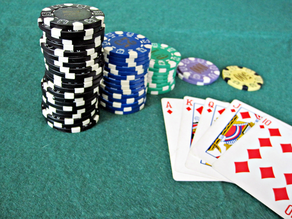 Play Texas poker online whenever you want